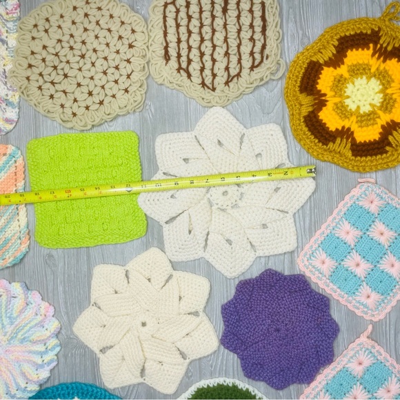 Crochet / knit yarn craft hot pads / trivets bundle of 14 handmade crafts diy - Picture 4 of 16